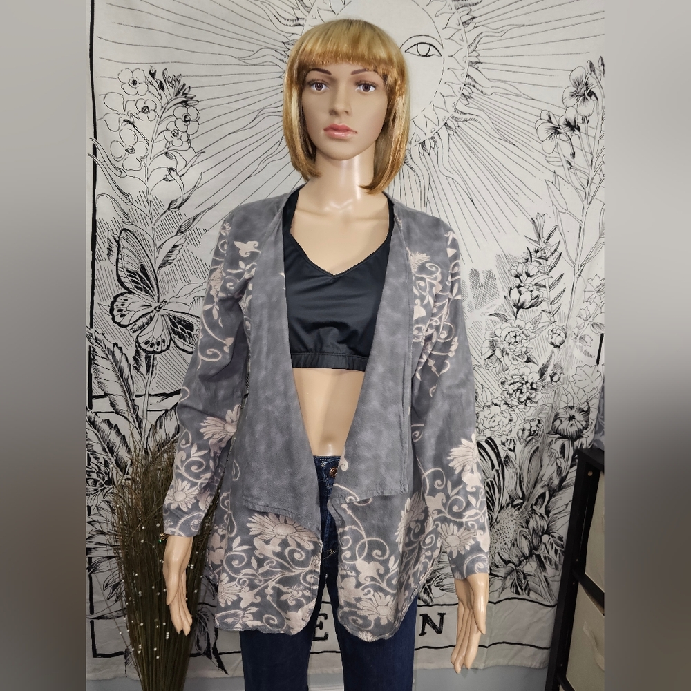 Vintage Y2K Chic Gray Floral Women's Cardigan From Take Two Clothing Co. Medium